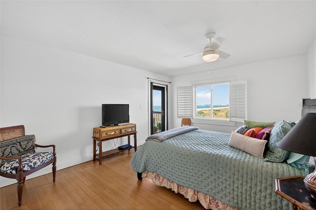 For Sale: $1,285,000 (3 beds, 2 baths, 1345 Square Feet)