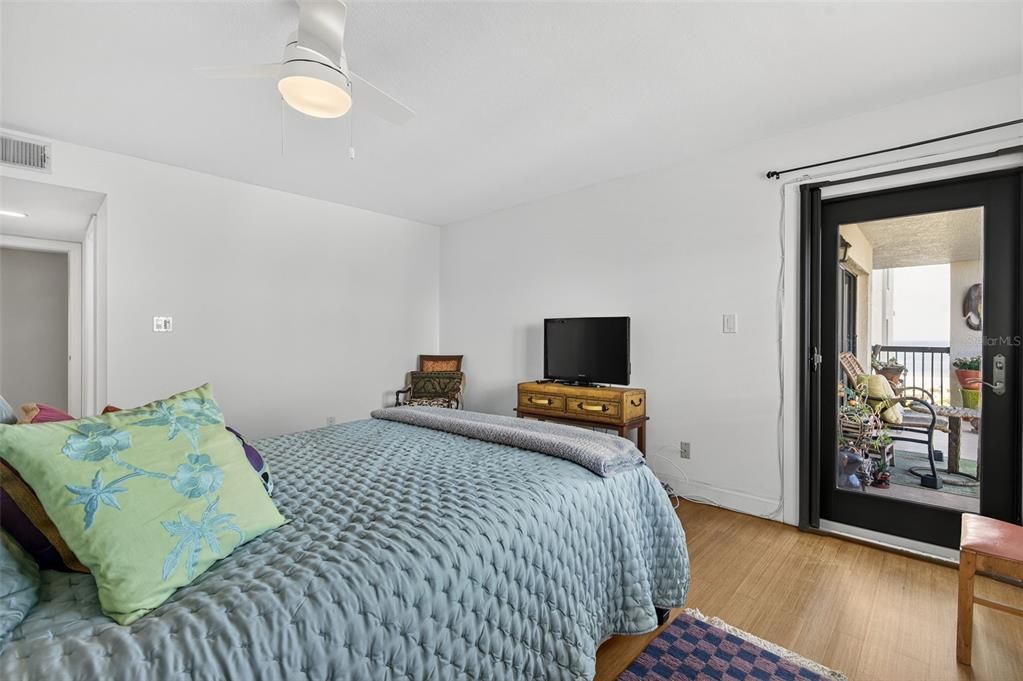 For Sale: $1,285,000 (3 beds, 2 baths, 1345 Square Feet)