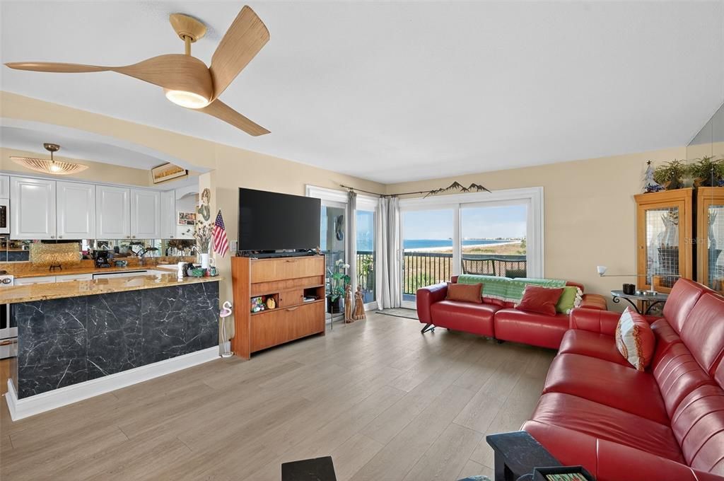 For Sale: $1,285,000 (3 beds, 2 baths, 1345 Square Feet)