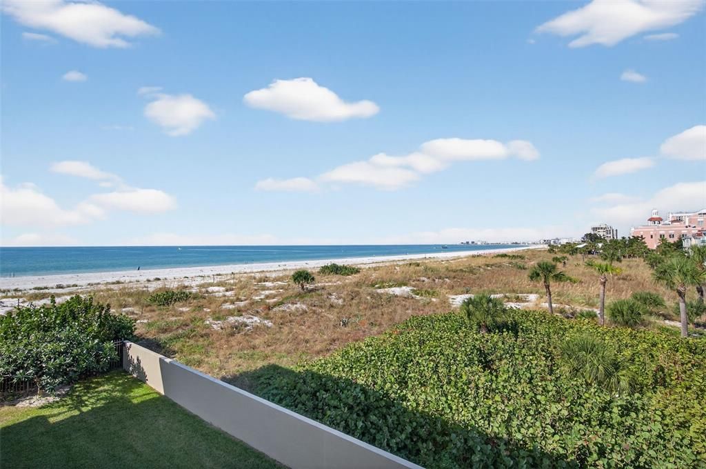 For Sale: $1,285,000 (3 beds, 2 baths, 1345 Square Feet)