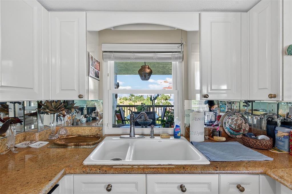 For Sale: $1,285,000 (3 beds, 2 baths, 1345 Square Feet)