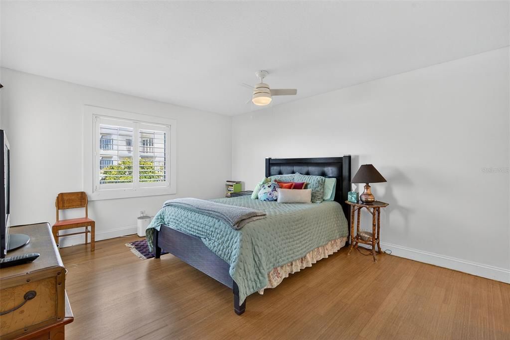 For Sale: $1,285,000 (3 beds, 2 baths, 1345 Square Feet)