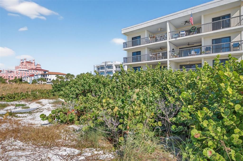 For Sale: $1,285,000 (3 beds, 2 baths, 1345 Square Feet)