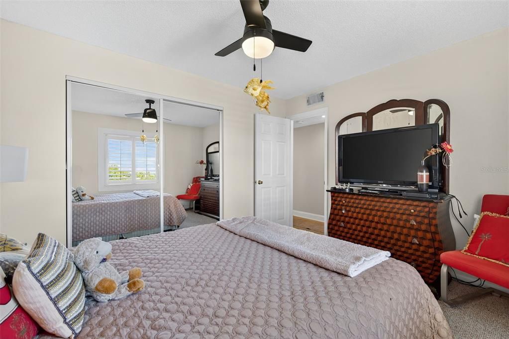 For Sale: $1,285,000 (3 beds, 2 baths, 1345 Square Feet)