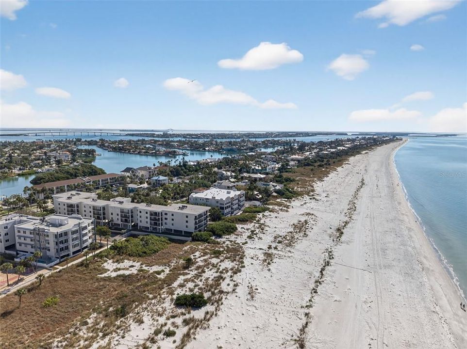 For Sale: $1,285,000 (3 beds, 2 baths, 1345 Square Feet)