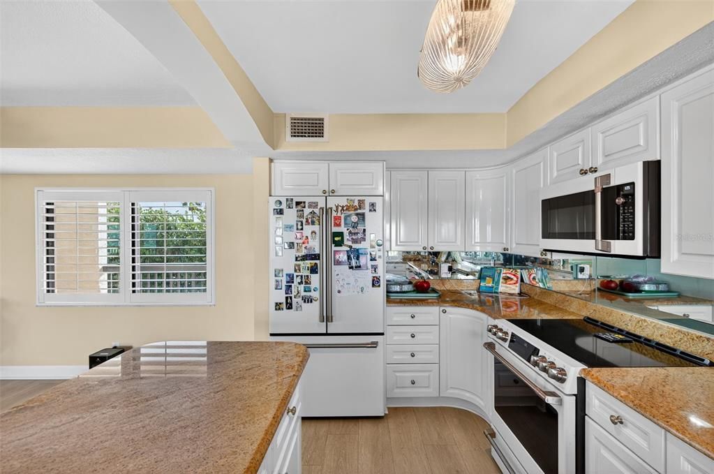 For Sale: $1,285,000 (3 beds, 2 baths, 1345 Square Feet)