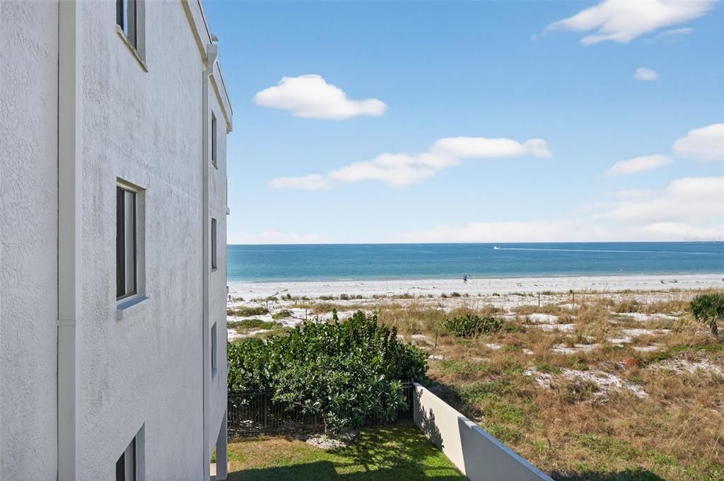 For Sale: $1,285,000 (3 beds, 2 baths, 1345 Square Feet)