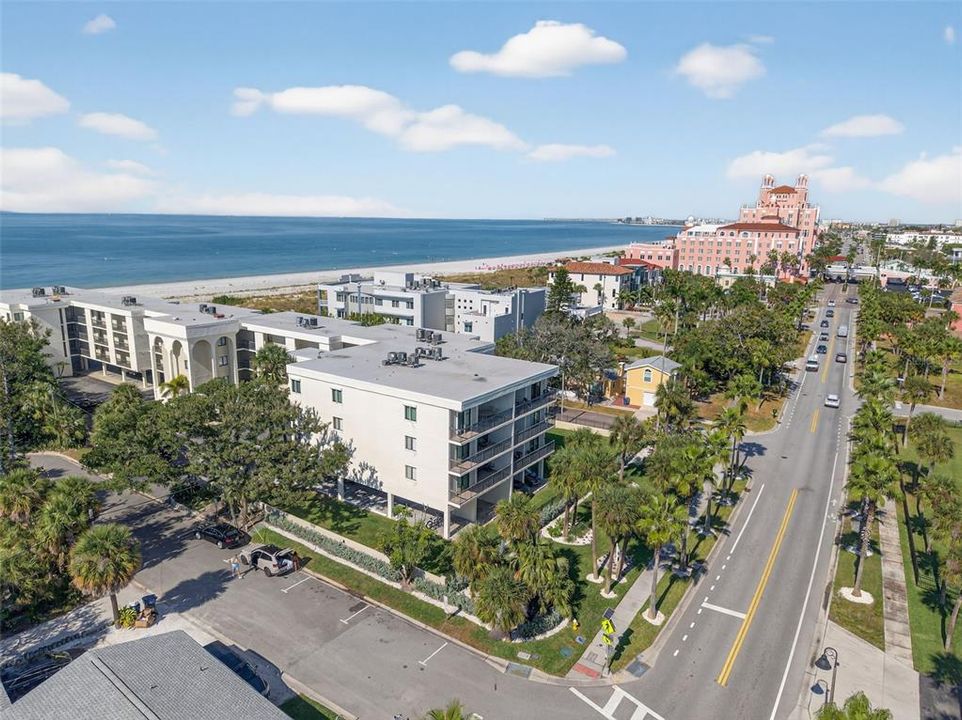 For Sale: $1,285,000 (3 beds, 2 baths, 1345 Square Feet)