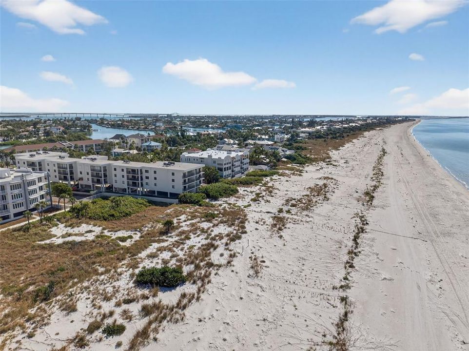 For Sale: $1,285,000 (3 beds, 2 baths, 1345 Square Feet)