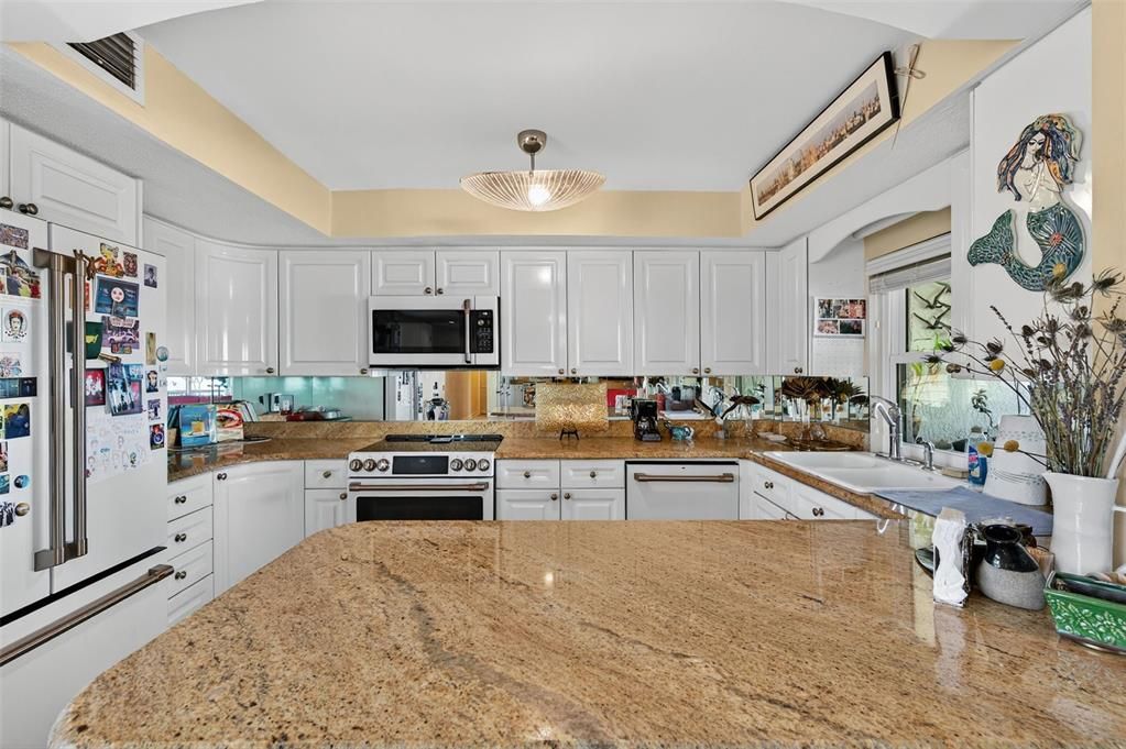 For Sale: $1,285,000 (3 beds, 2 baths, 1345 Square Feet)