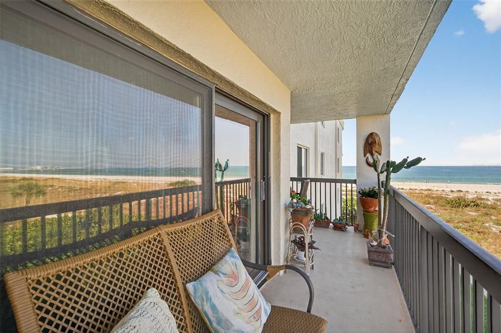 For Sale: $1,285,000 (3 beds, 2 baths, 1345 Square Feet)