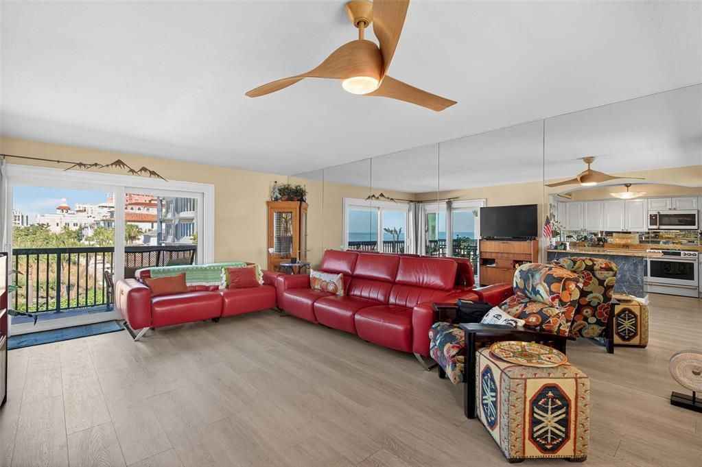 For Sale: $1,285,000 (3 beds, 2 baths, 1345 Square Feet)