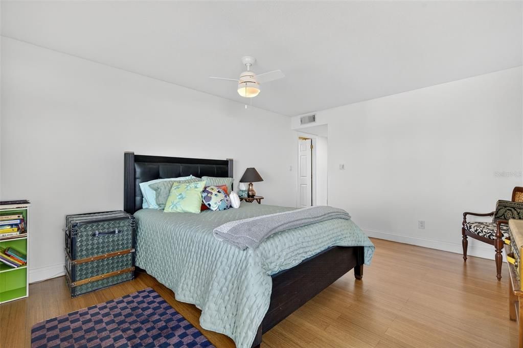 For Sale: $1,285,000 (3 beds, 2 baths, 1345 Square Feet)