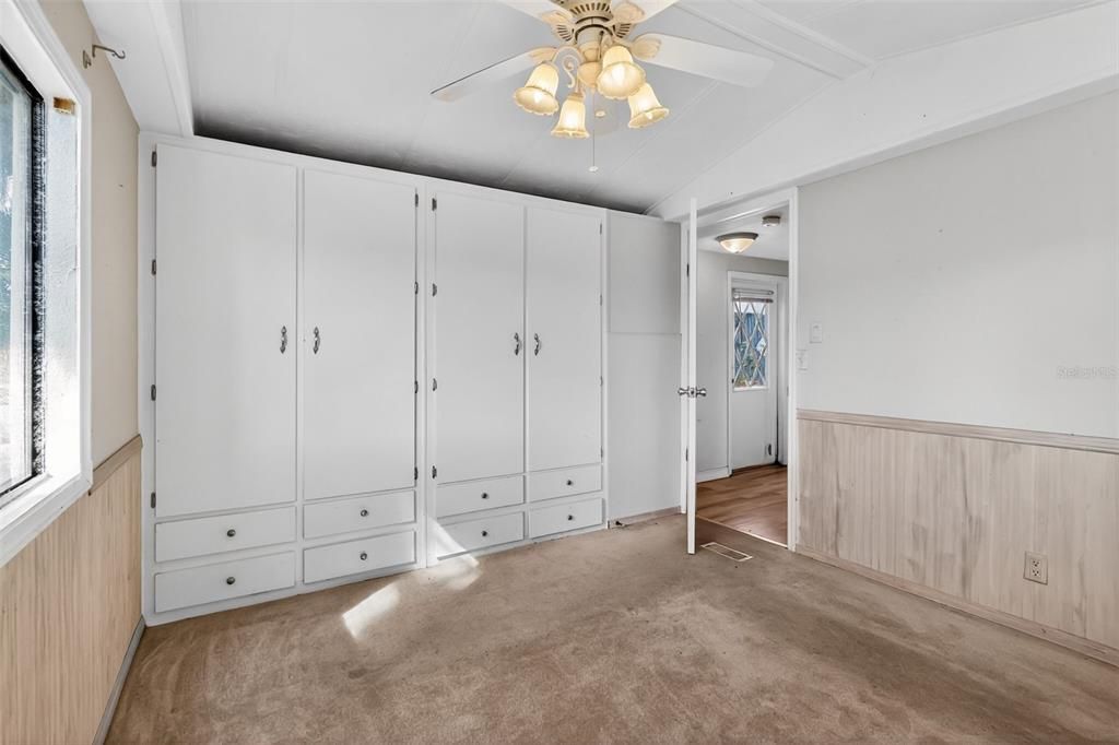 待售: $135,000 (2 贝兹, 1 浴室, 973 平方英尺)