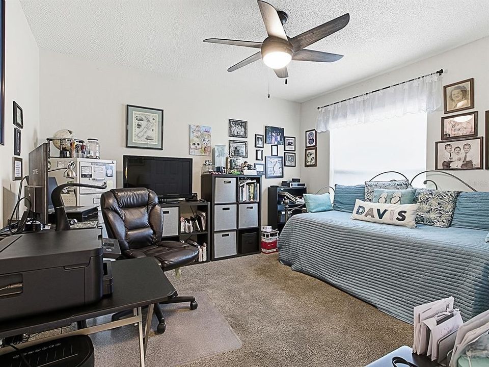 合同活跃: $349,900 (3 贝兹, 2 浴室, 1754 平方英尺)