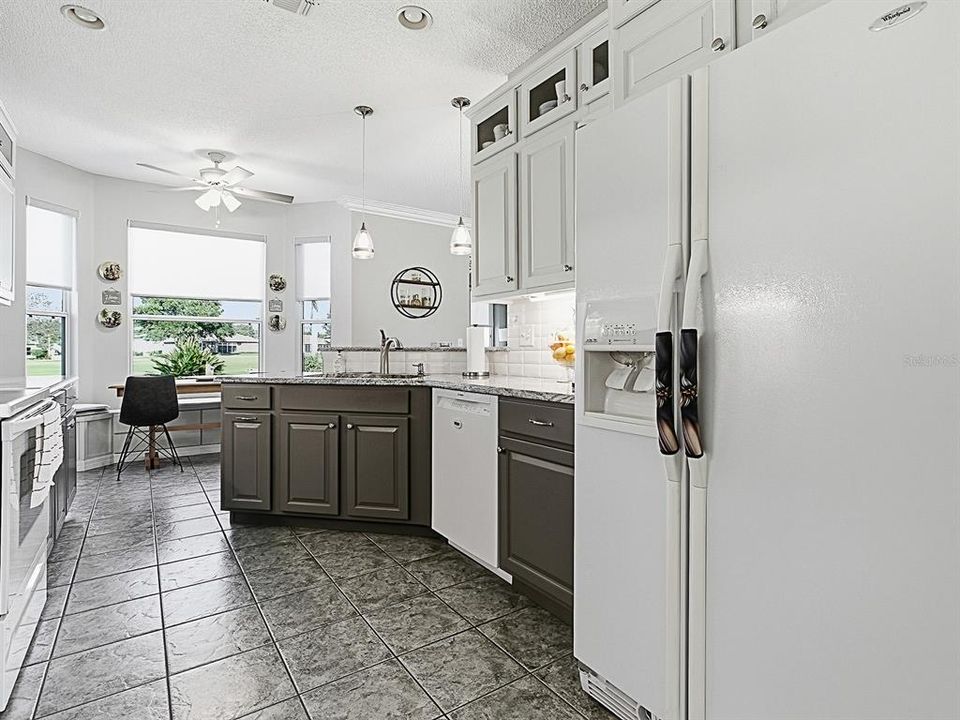 合同活跃: $349,900 (3 贝兹, 2 浴室, 1754 平方英尺)