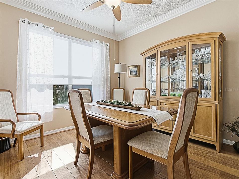 合同活跃: $349,900 (3 贝兹, 2 浴室, 1754 平方英尺)