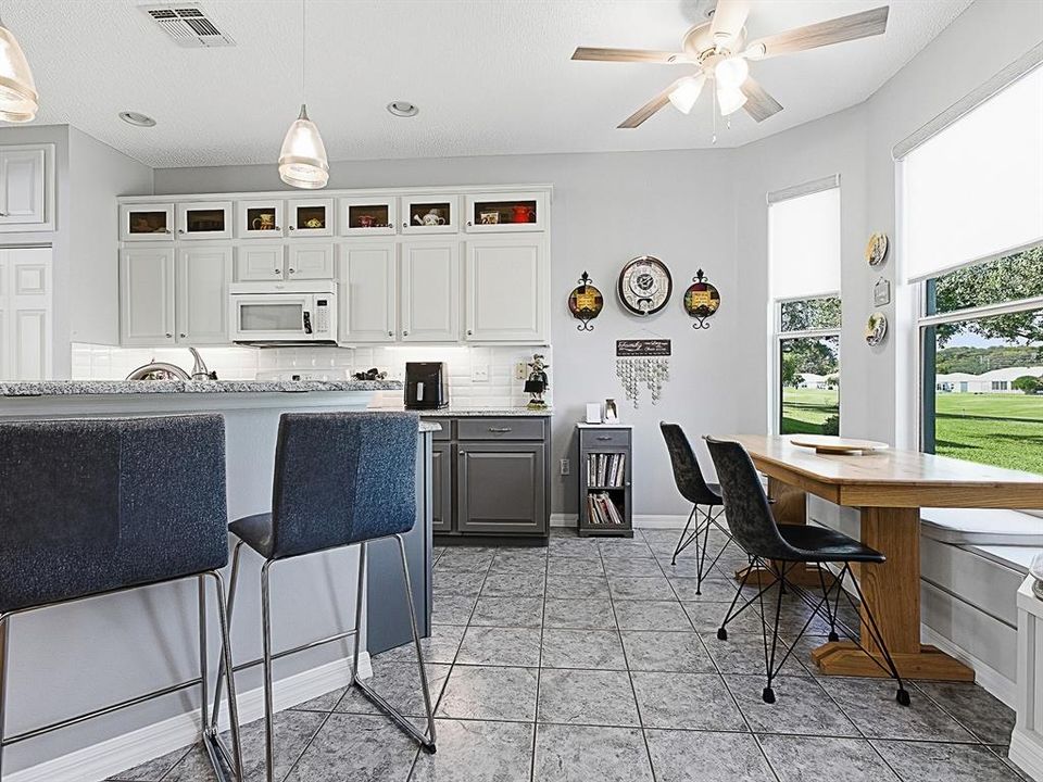 合同活跃: $349,900 (3 贝兹, 2 浴室, 1754 平方英尺)