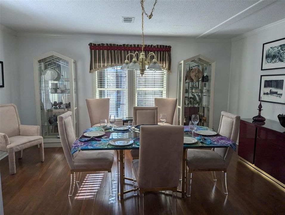 待售: $235,000 (2 贝兹, 2 浴室, 1568 平方英尺)