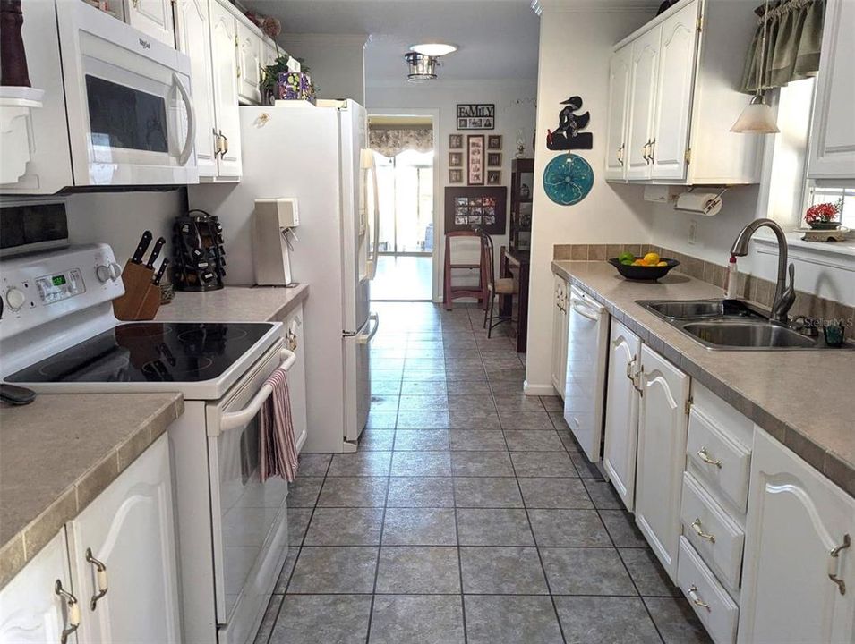 待售: $235,000 (2 贝兹, 2 浴室, 1568 平方英尺)