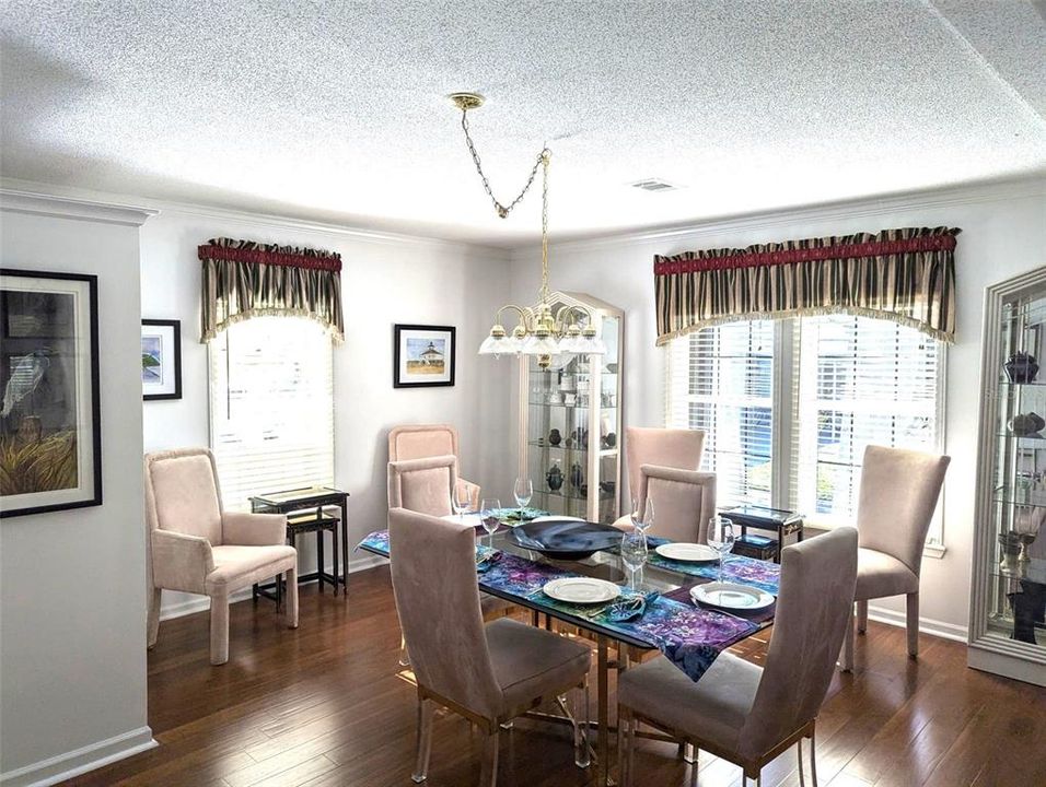 待售: $235,000 (2 贝兹, 2 浴室, 1568 平方英尺)