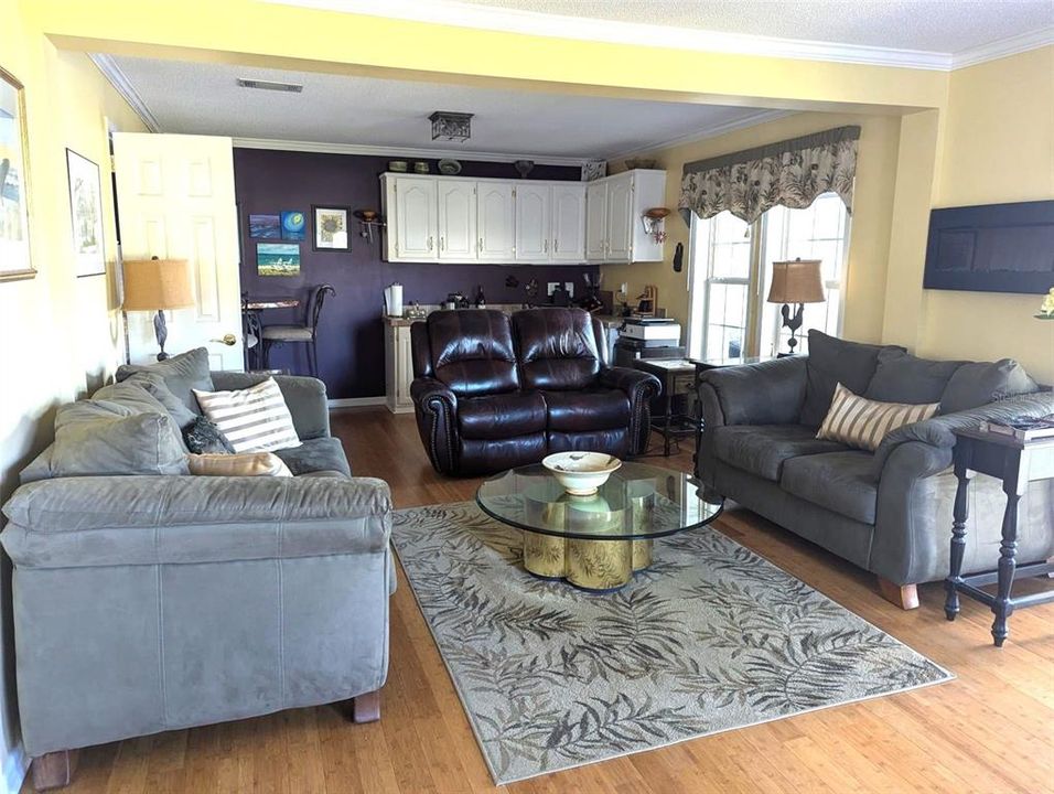 待售: $235,000 (2 贝兹, 2 浴室, 1568 平方英尺)