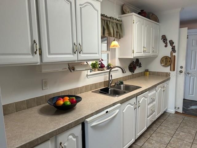 待售: $235,000 (2 贝兹, 2 浴室, 1568 平方英尺)