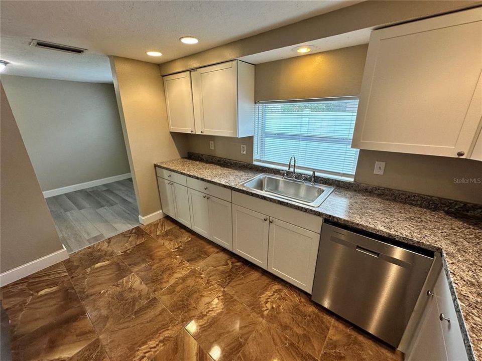 出租: $2,500 (3 贝兹, 2 浴室, 1771 平方英尺)