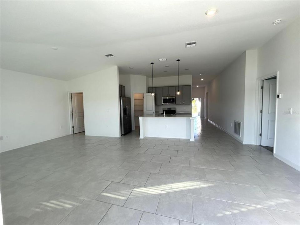 出租: $2,250 (3 贝兹, 2 浴室, 1580 平方英尺)