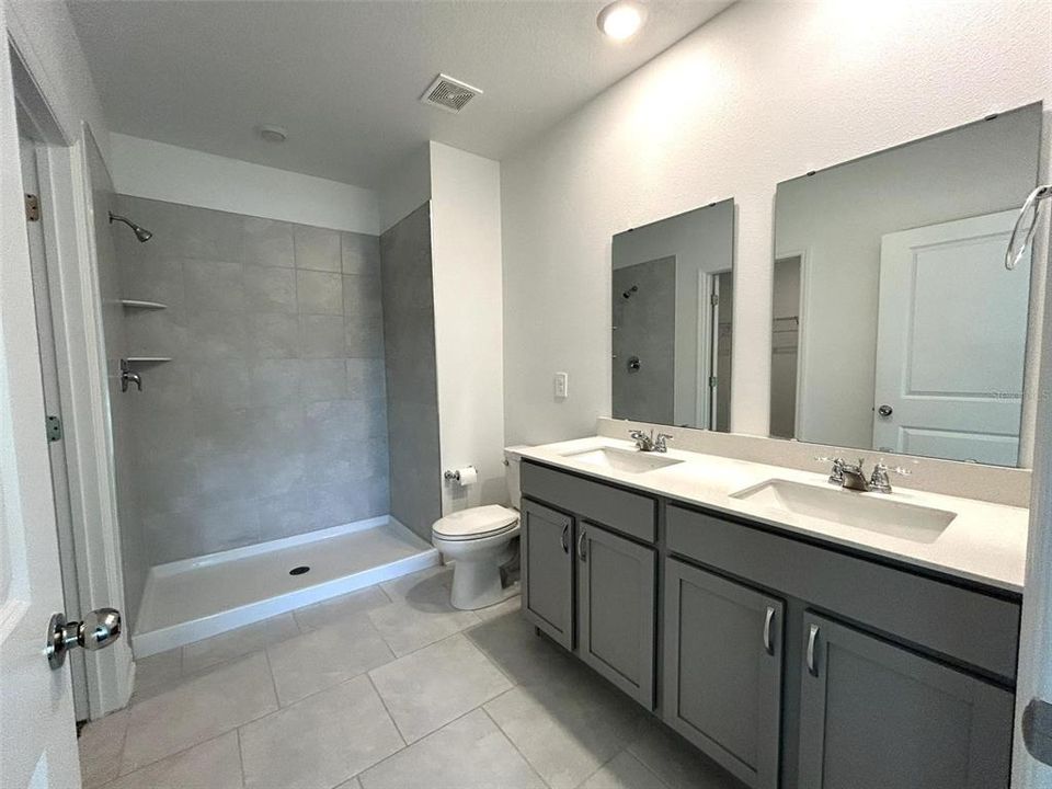 出租: $2,250 (3 贝兹, 2 浴室, 1580 平方英尺)