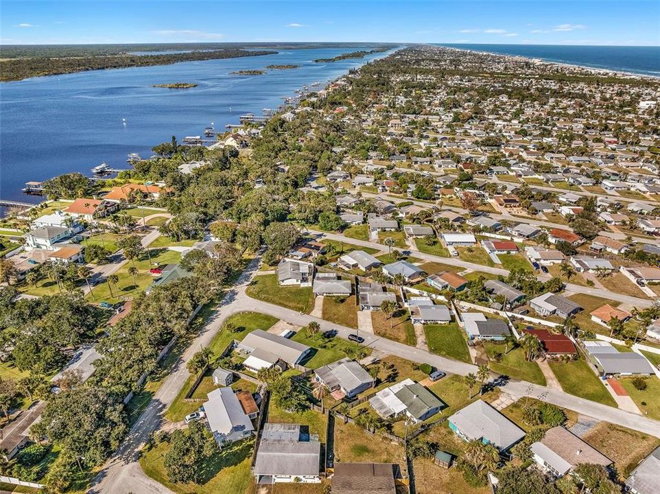 For Sale: $290,000 (2 beds, 1 baths, 1015 Square Feet)