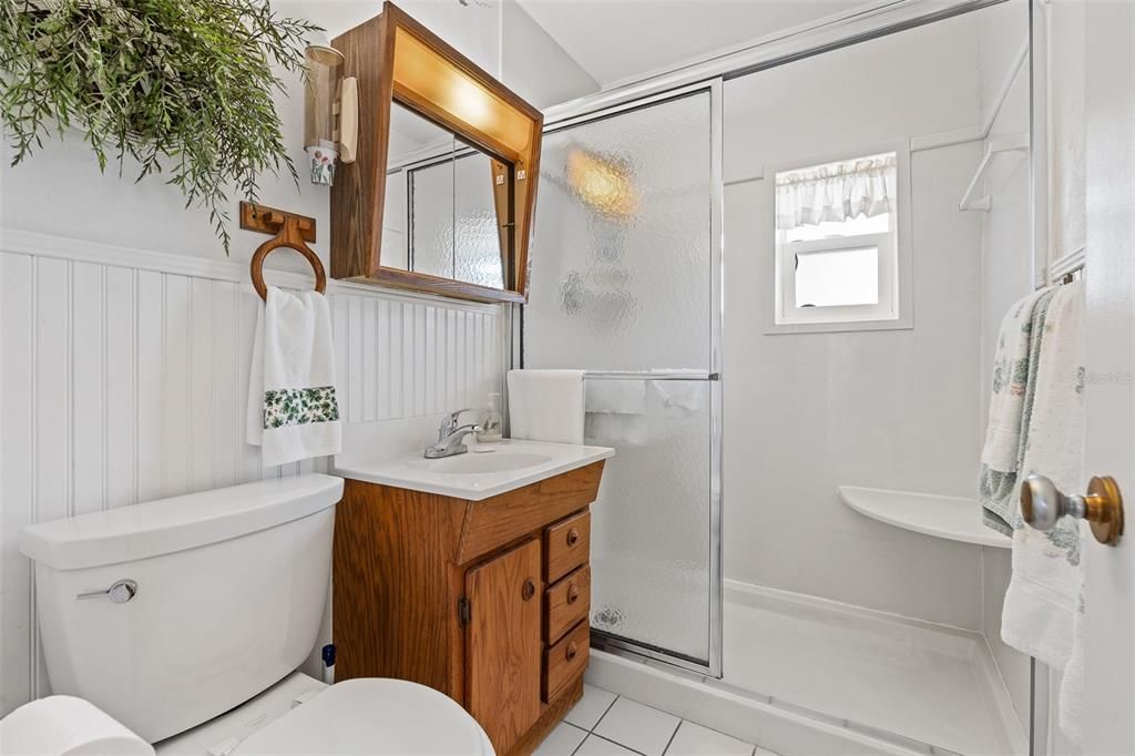 For Sale: $290,000 (2 beds, 1 baths, 1015 Square Feet)