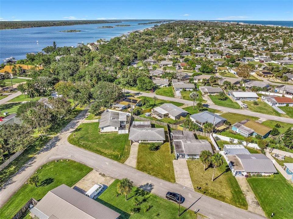 For Sale: $290,000 (2 beds, 1 baths, 1015 Square Feet)