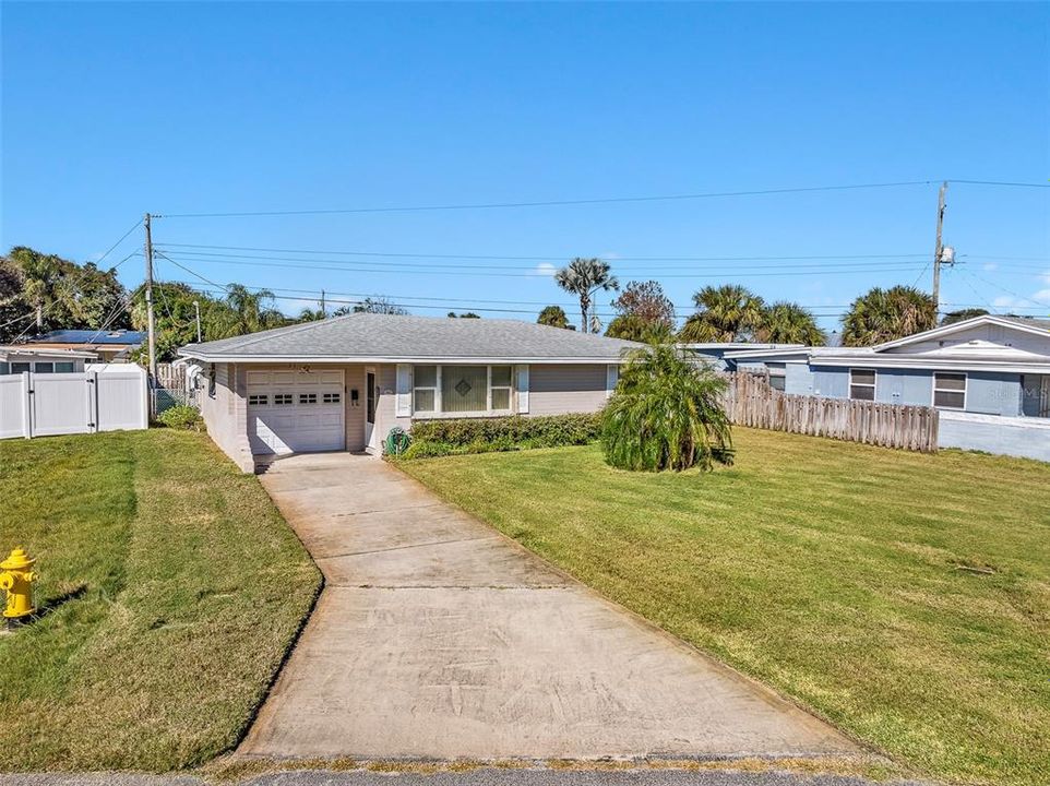 For Sale: $290,000 (2 beds, 1 baths, 1015 Square Feet)