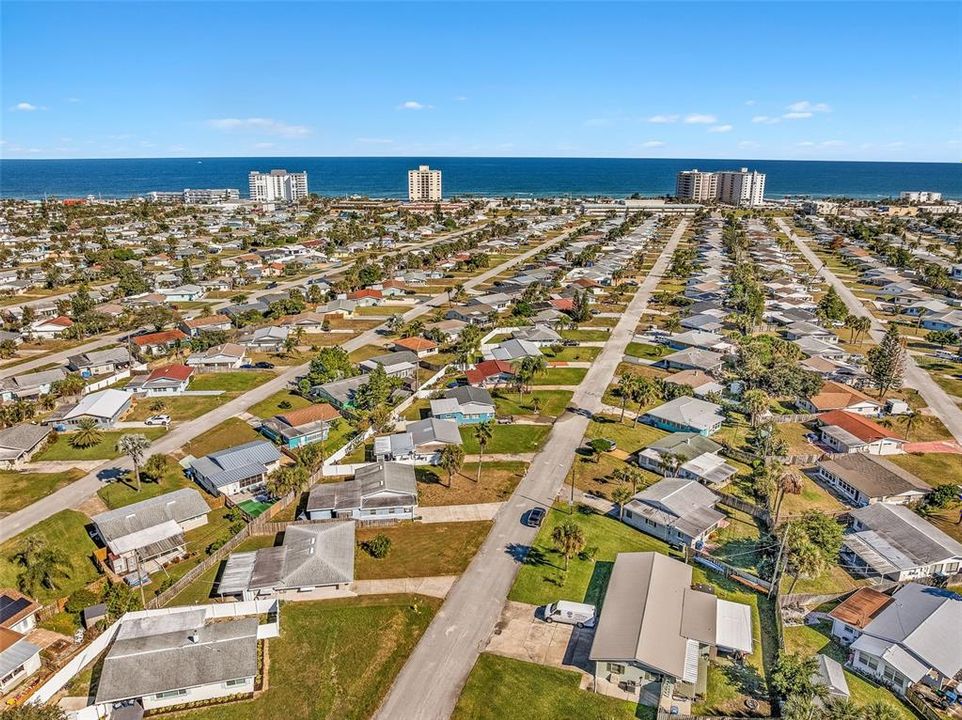 For Sale: $290,000 (2 beds, 1 baths, 1015 Square Feet)