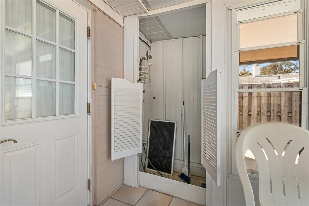 For Sale: $290,000 (2 beds, 1 baths, 1015 Square Feet)