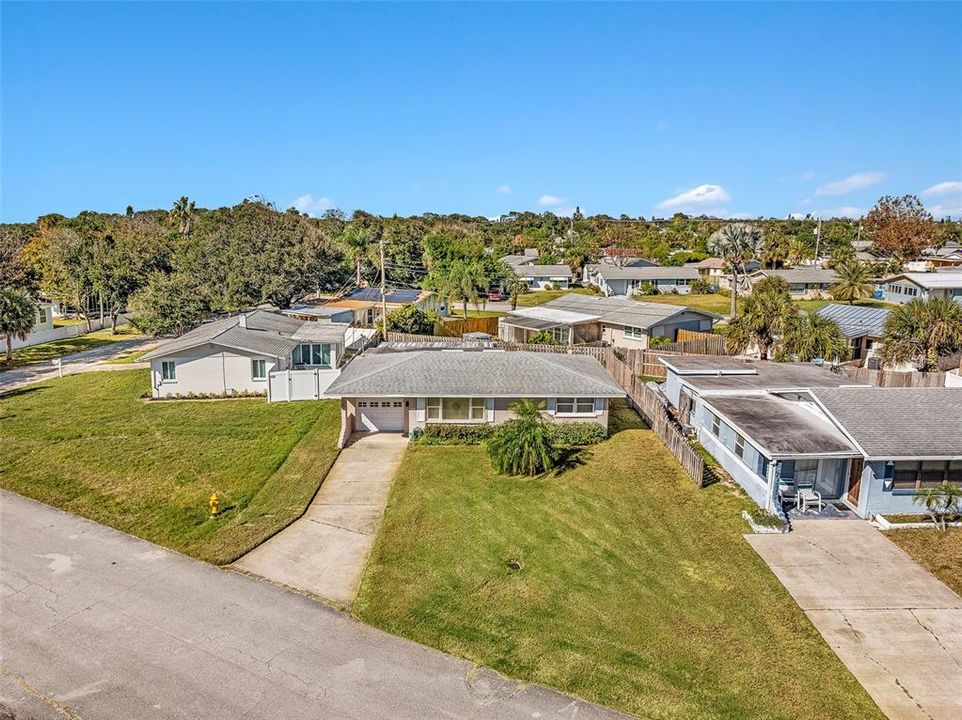 For Sale: $290,000 (2 beds, 1 baths, 1015 Square Feet)