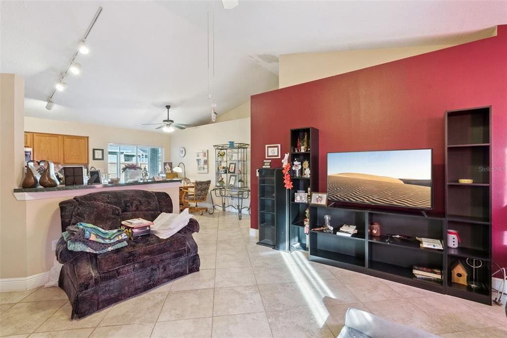 For Sale: $465,000 (4 beds, 2 baths, 2096 Square Feet)