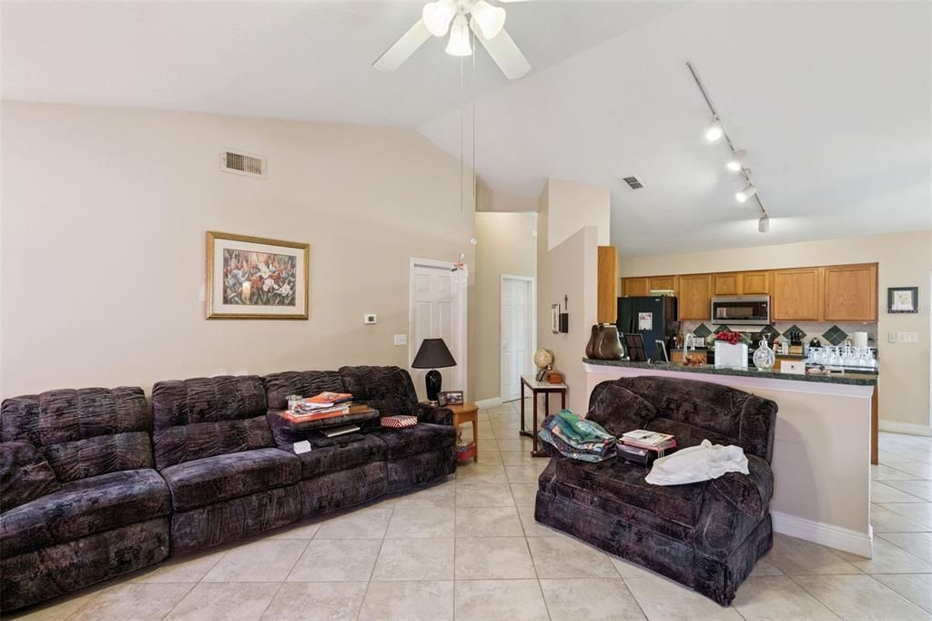 For Sale: $465,000 (4 beds, 2 baths, 2096 Square Feet)