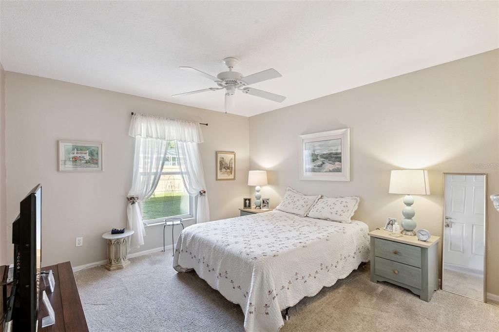 For Sale: $465,000 (4 beds, 2 baths, 2096 Square Feet)