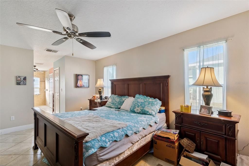 For Sale: $465,000 (4 beds, 2 baths, 2096 Square Feet)