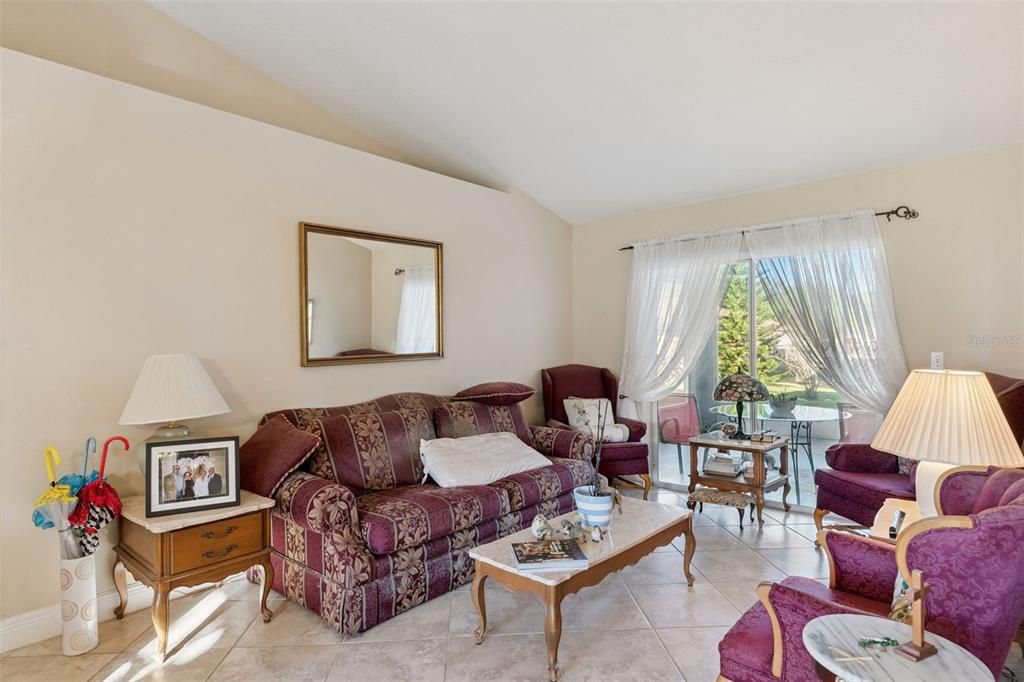 For Sale: $465,000 (4 beds, 2 baths, 2096 Square Feet)