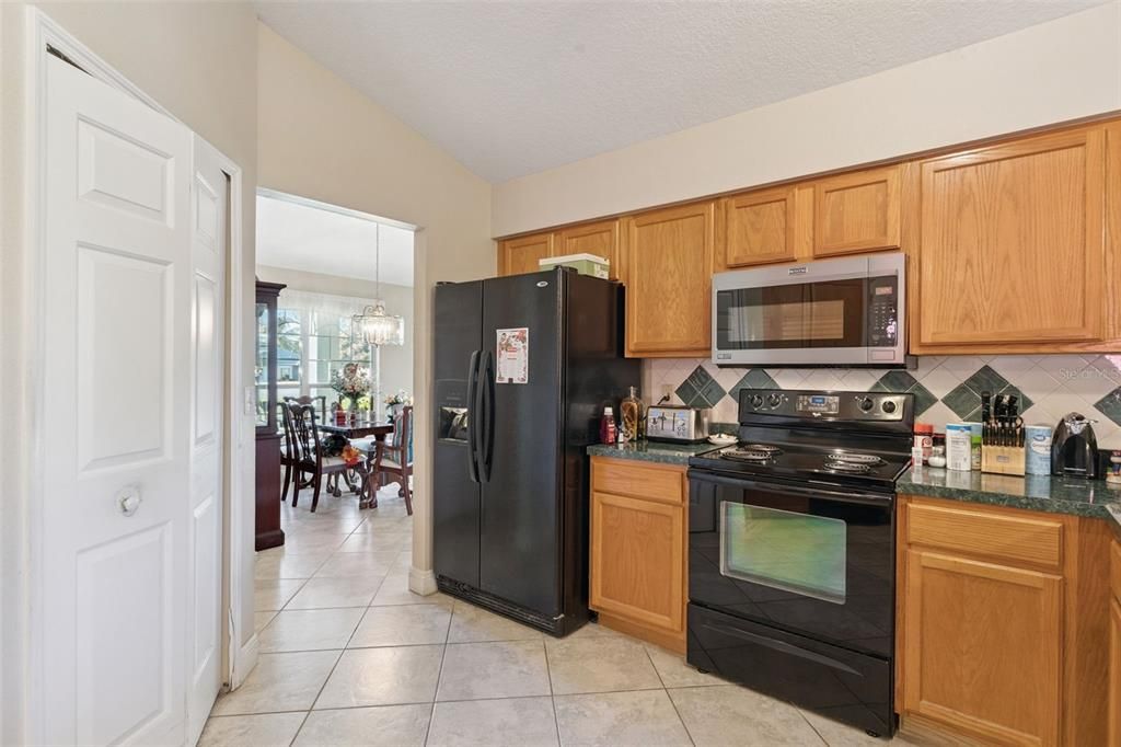 For Sale: $465,000 (4 beds, 2 baths, 2096 Square Feet)