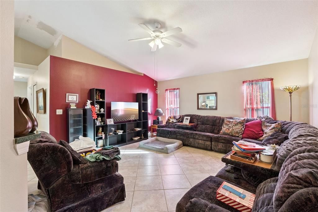 For Sale: $465,000 (4 beds, 2 baths, 2096 Square Feet)