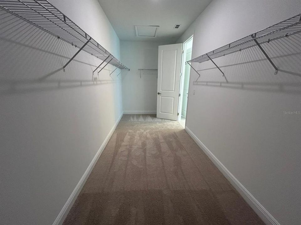 For Rent: $6,500 (6 beds, 5 baths, 4551 Square Feet)