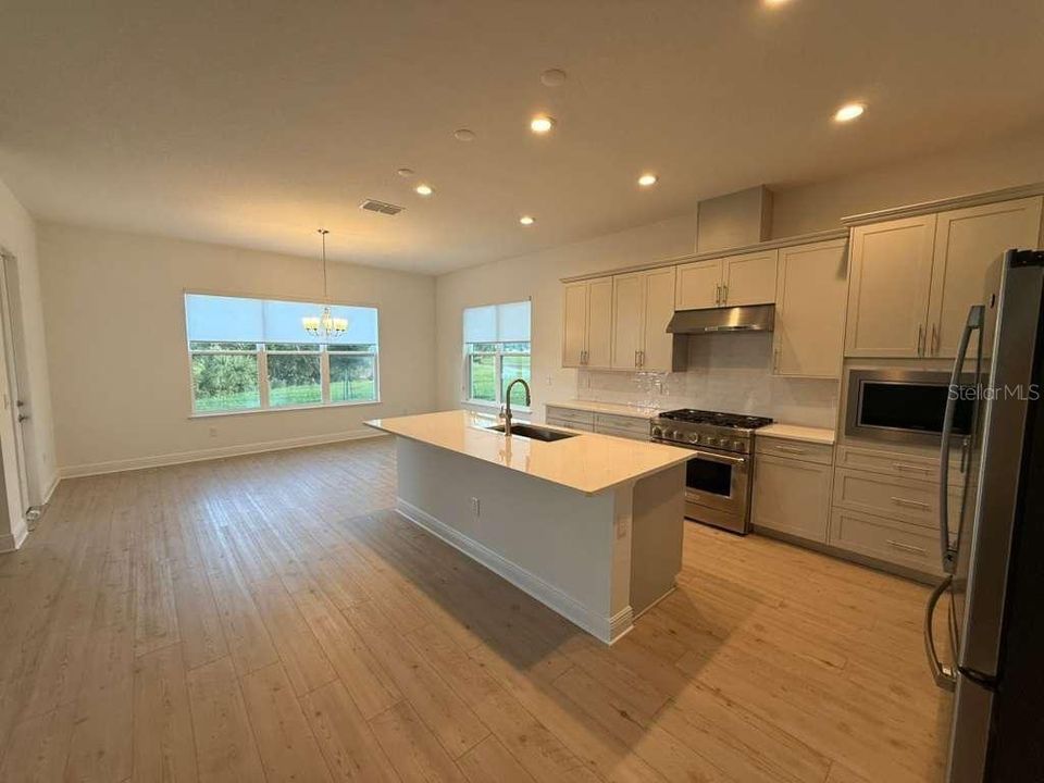 For Rent: $6,500 (6 beds, 5 baths, 4551 Square Feet)