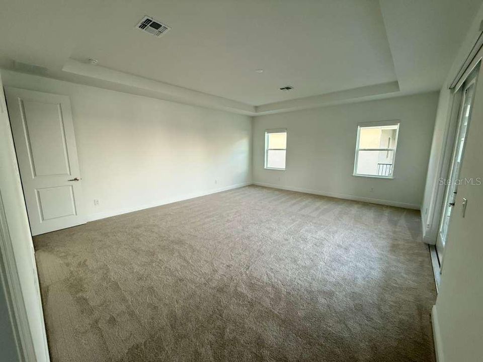 For Rent: $6,500 (6 beds, 5 baths, 4551 Square Feet)