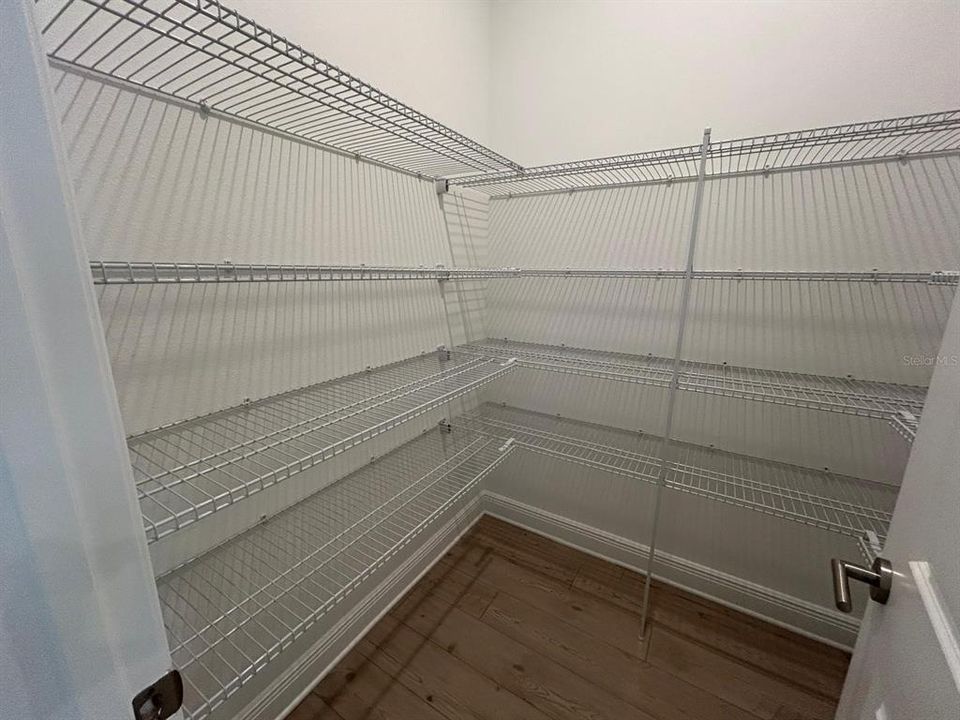 For Rent: $6,500 (6 beds, 5 baths, 4551 Square Feet)