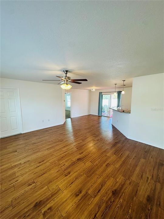 出租: $1,800 (3 贝兹, 2 浴室, 1390 平方英尺)