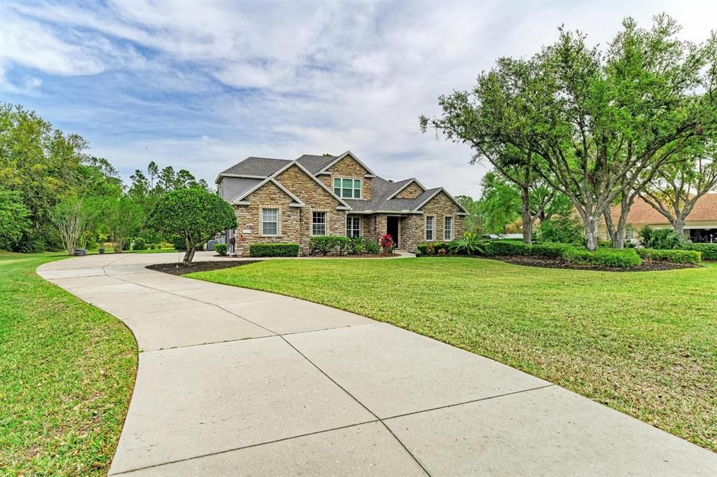 For Sale: $975,000 (4 beds, 3 baths, 2870 Square Feet)